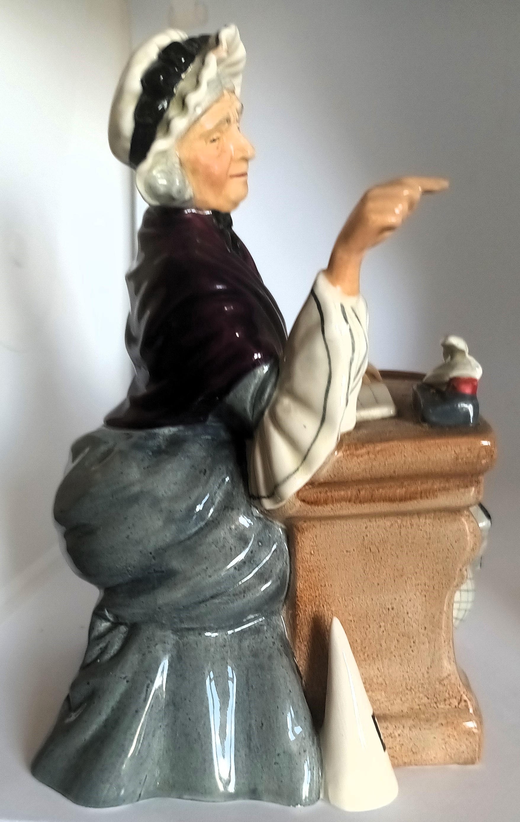 Royal Doulton English Porcelain Figurine ~ “Schoolmarm” ~ HN 2223 Vintage 6